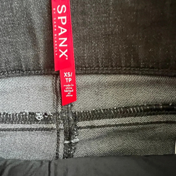 Spanx Vintage Distressed Ankle Skinny Jeans M Black NEW Size XS - Picture 4 of 7